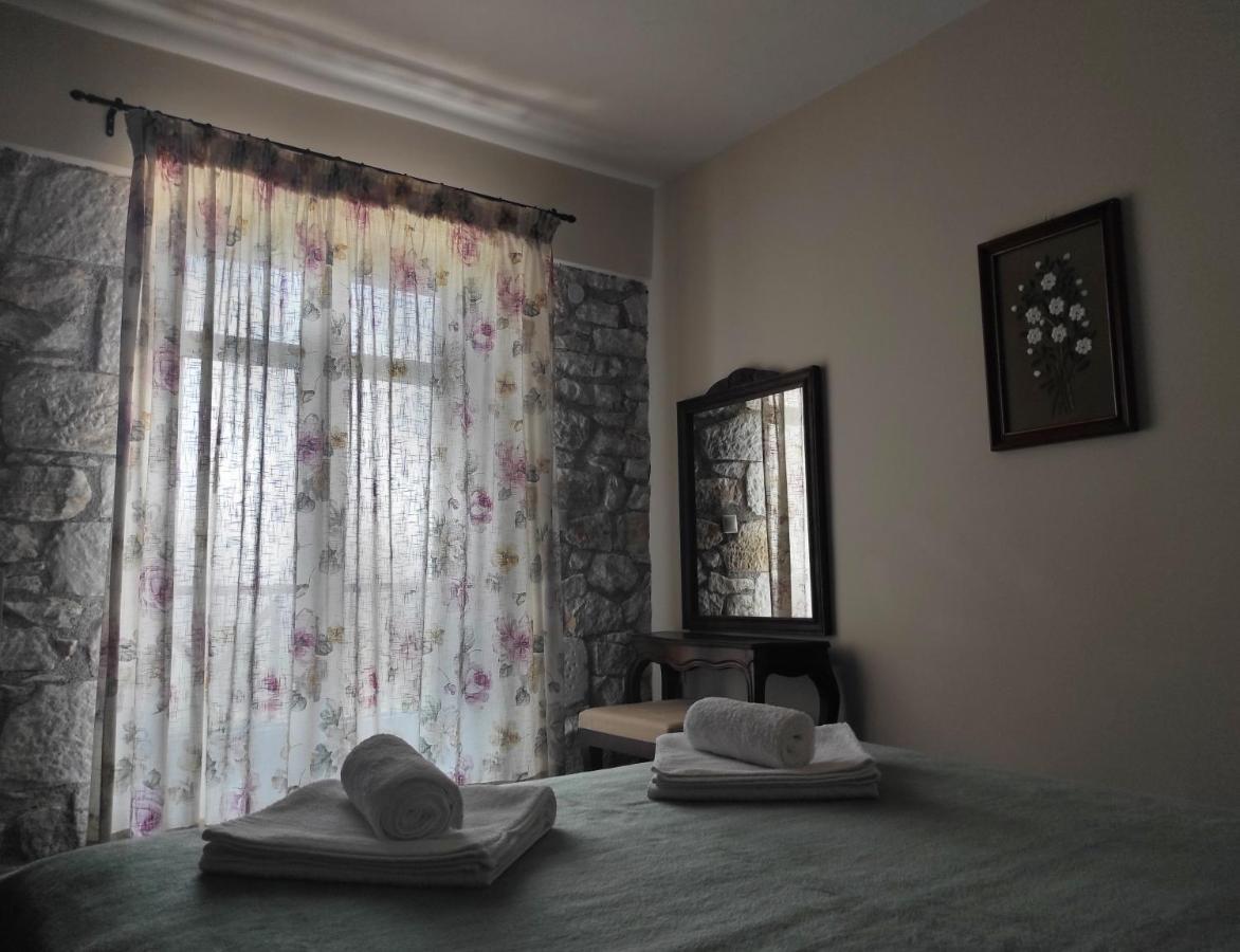 Meterizi Guesthouse Varvítsa Екстериор снимка