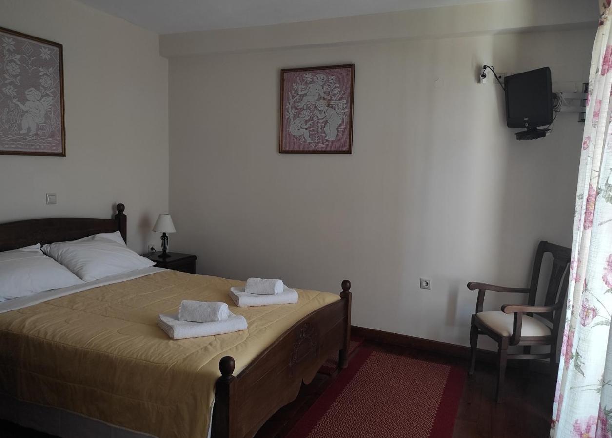 Meterizi Guesthouse Varvítsa Екстериор снимка